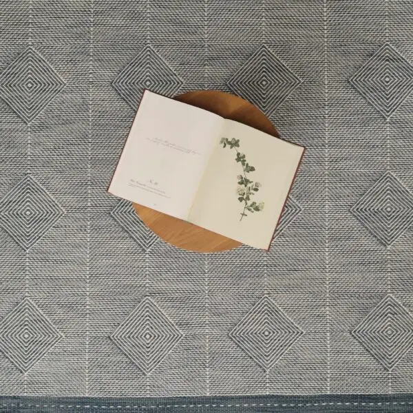 Large Diamond Blue & White EERUG1000662 | 40% OFF