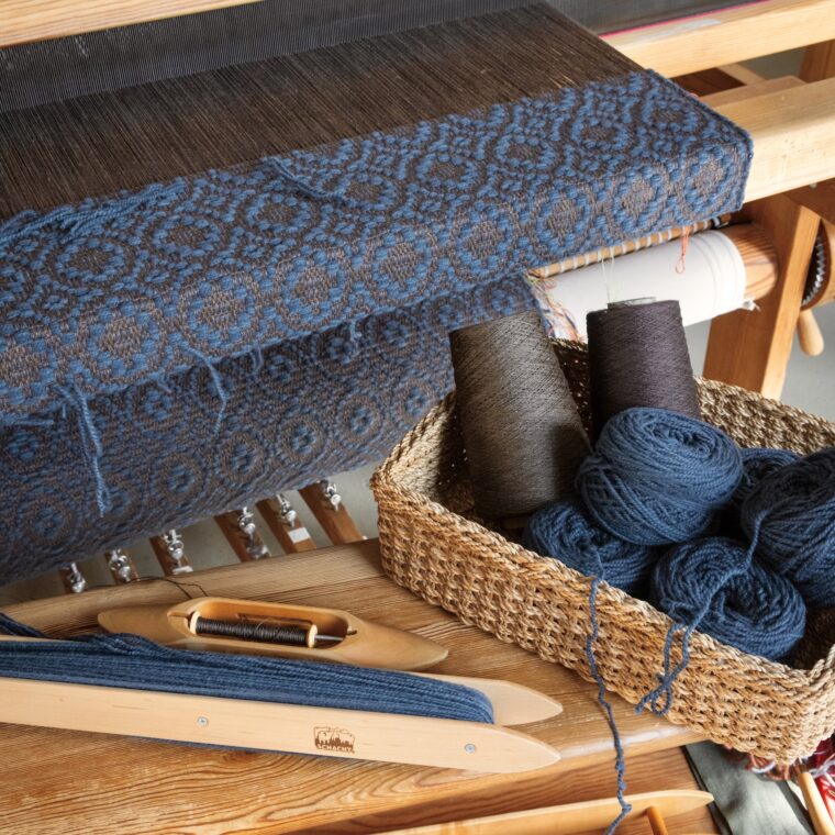 MS Cordon Rich Brown, Navy Strie on Loom 37