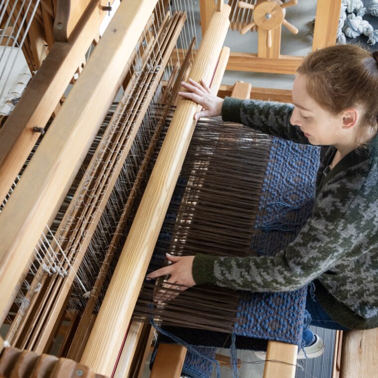 MS Cordon Rich Brown, Navy Strie on Loom Emiliee27 2