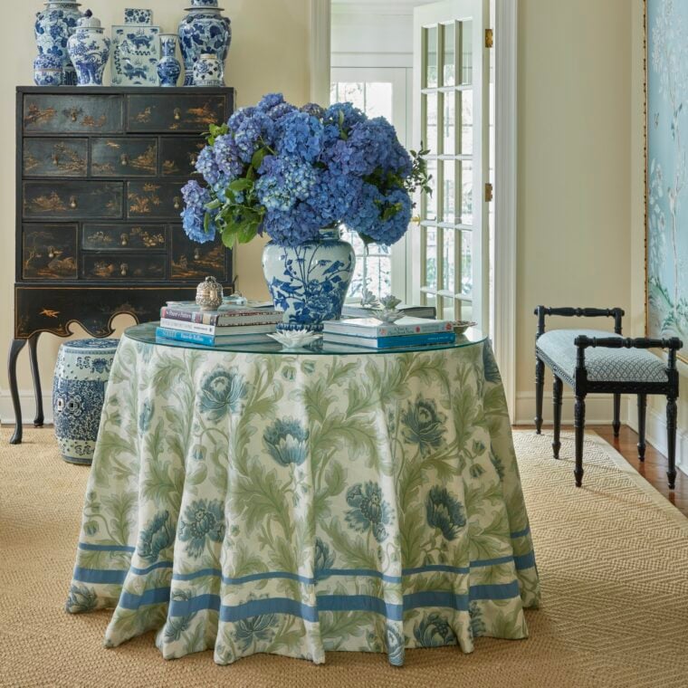 Design: Libby Smith Interiors, Photography: Tria Giovan