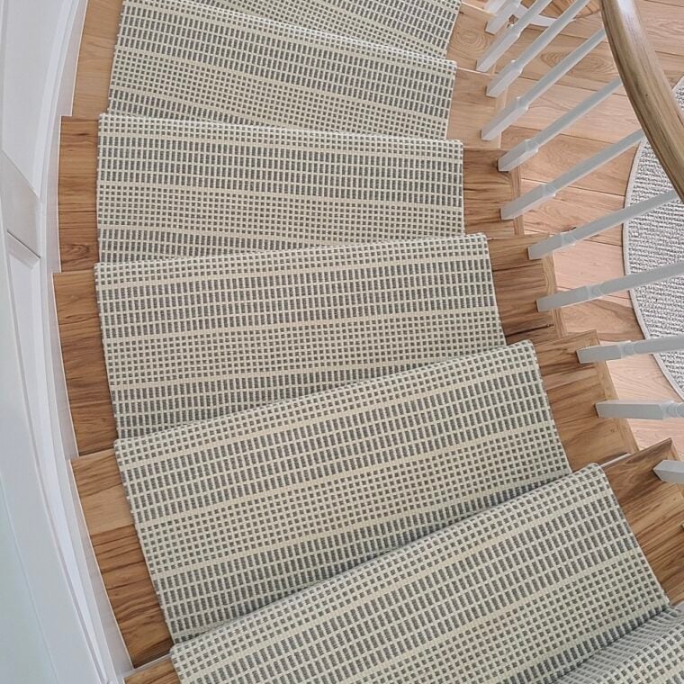 Hagga Post & Stripe Install 2