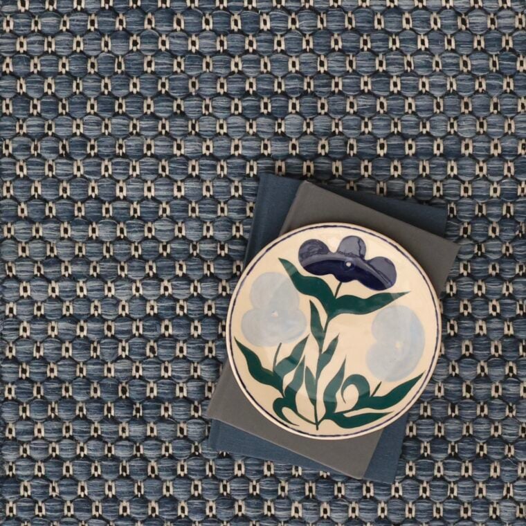 ECloth Giant Pebble Blue Styled 2