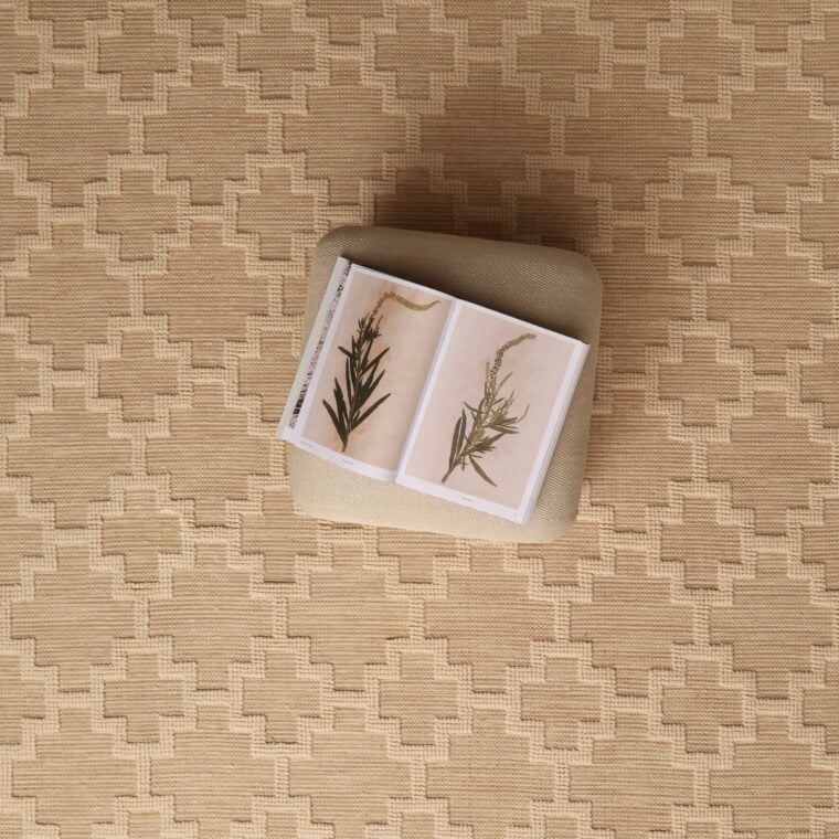 ECloth Interlocking Cross, Loop Soft Tan Styled 17