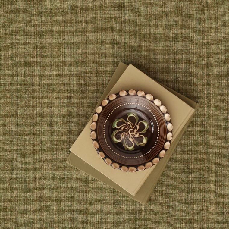 ECloth Rustic Strie Flatweave with Jute Pine Styled 2