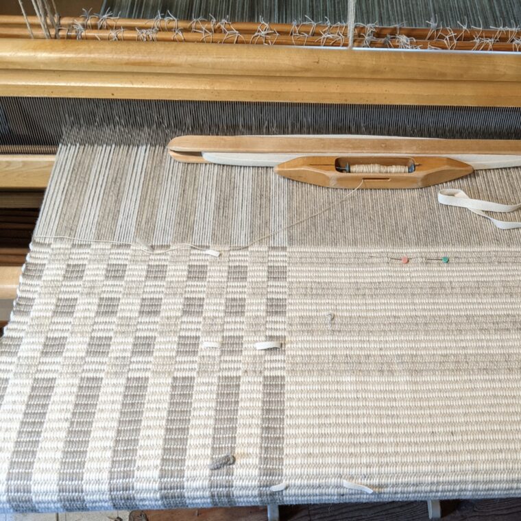 MS Shaker Grid - On Loom 3