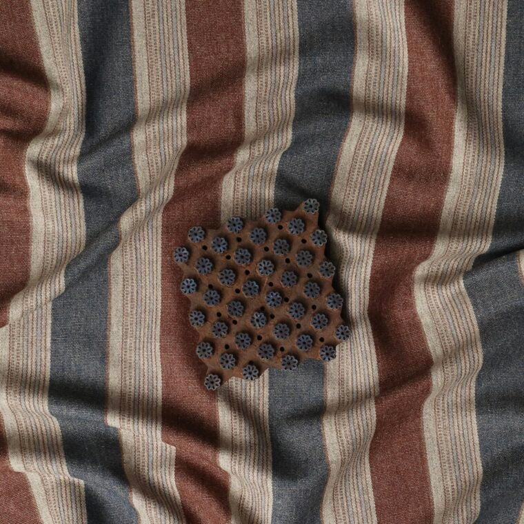 Fabric Marfa Brick, Indigo EE1142-40 Styled 4